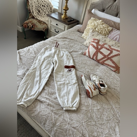 New Balance Outfit Set 550 Sneakers + Bandier Joggers Cream Brown S main image 5